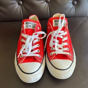 Low Top red Converse